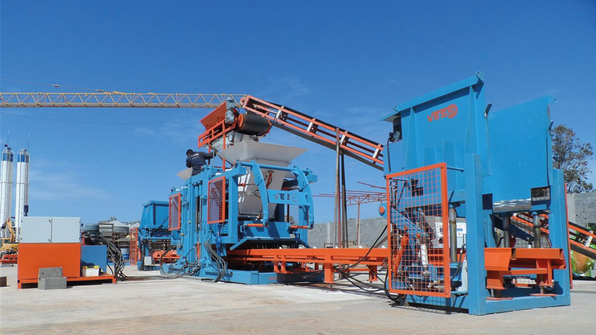 ماكينة بلوك ذات الروبوطات ماكينة بلوك ذات الروبوطات