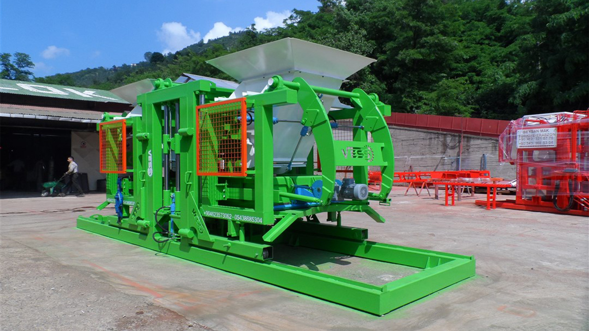 ماكينة بلوك وانترلوك ذات دلوين للخليط ماكينة بلوك وانترلوك ذات دلوين للخليط